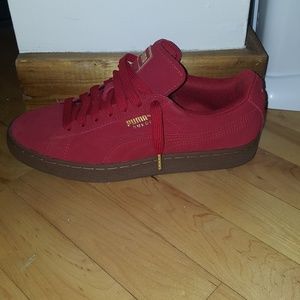 Women's Puma Shoes